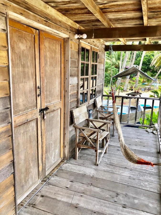 Beachfront Hut Downstairs Astra - Beach Shack Chalet Kampong Juara Екстер'єр фото